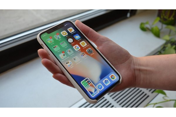 iPhone X красивая игрушка или что-то более?